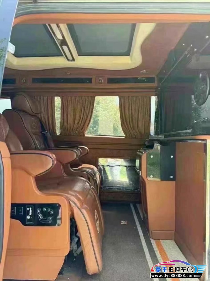 15年奔驰威霆轿车抵押车出售