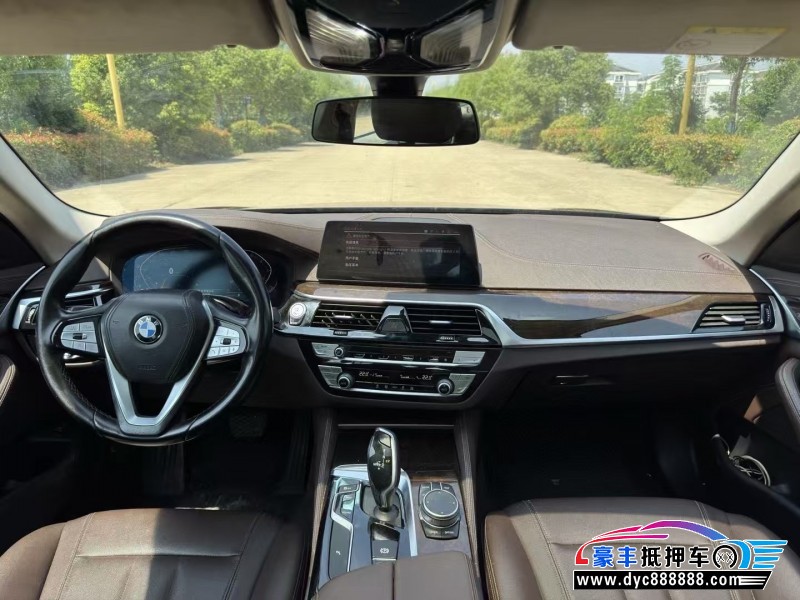 19年宝马5系轿车抵押车出售