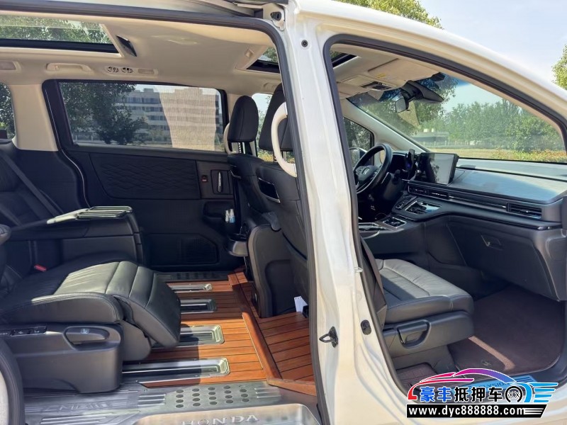 22年本田艾力绅轿车抵押车出售