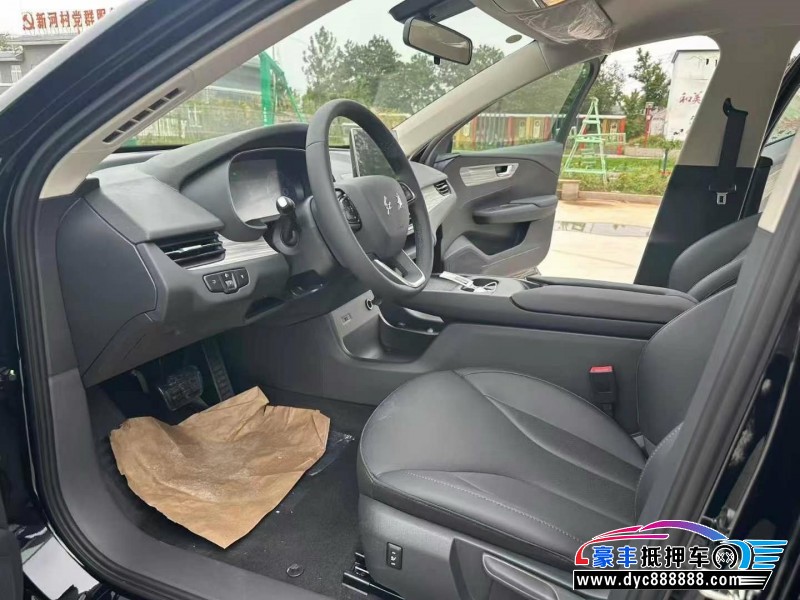 25年红旗EQM5轿车抵押车出售