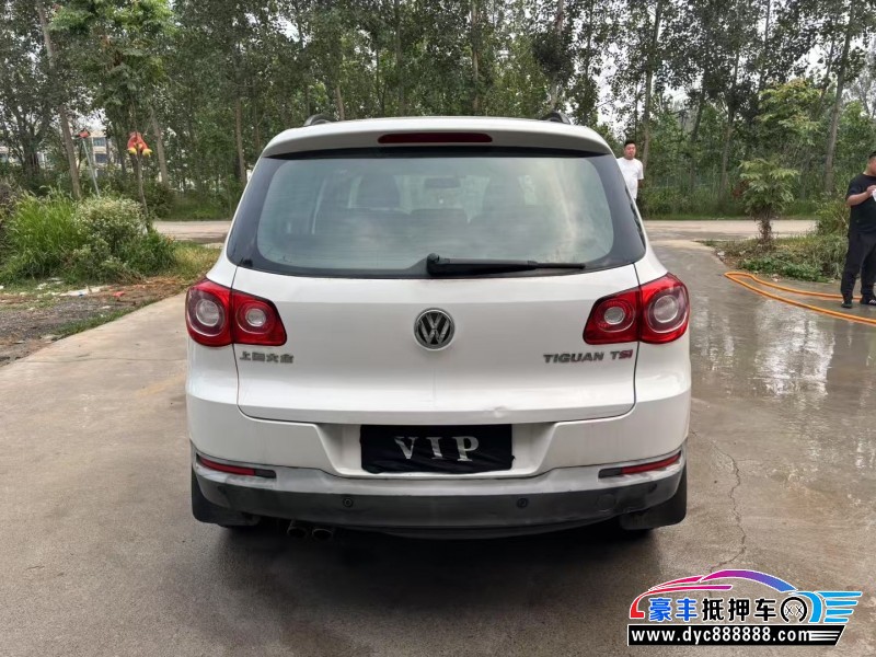 12年大众途观轿车抵押车出售