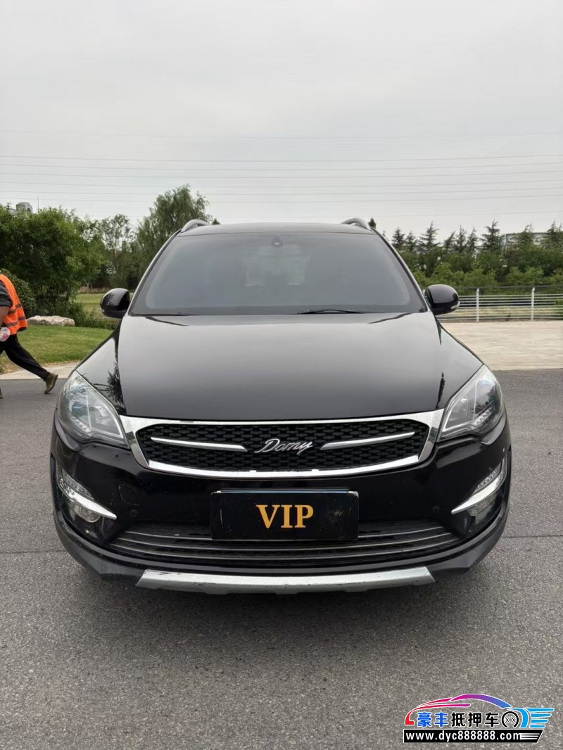 16年众泰大迈X5轿车抵押车出售