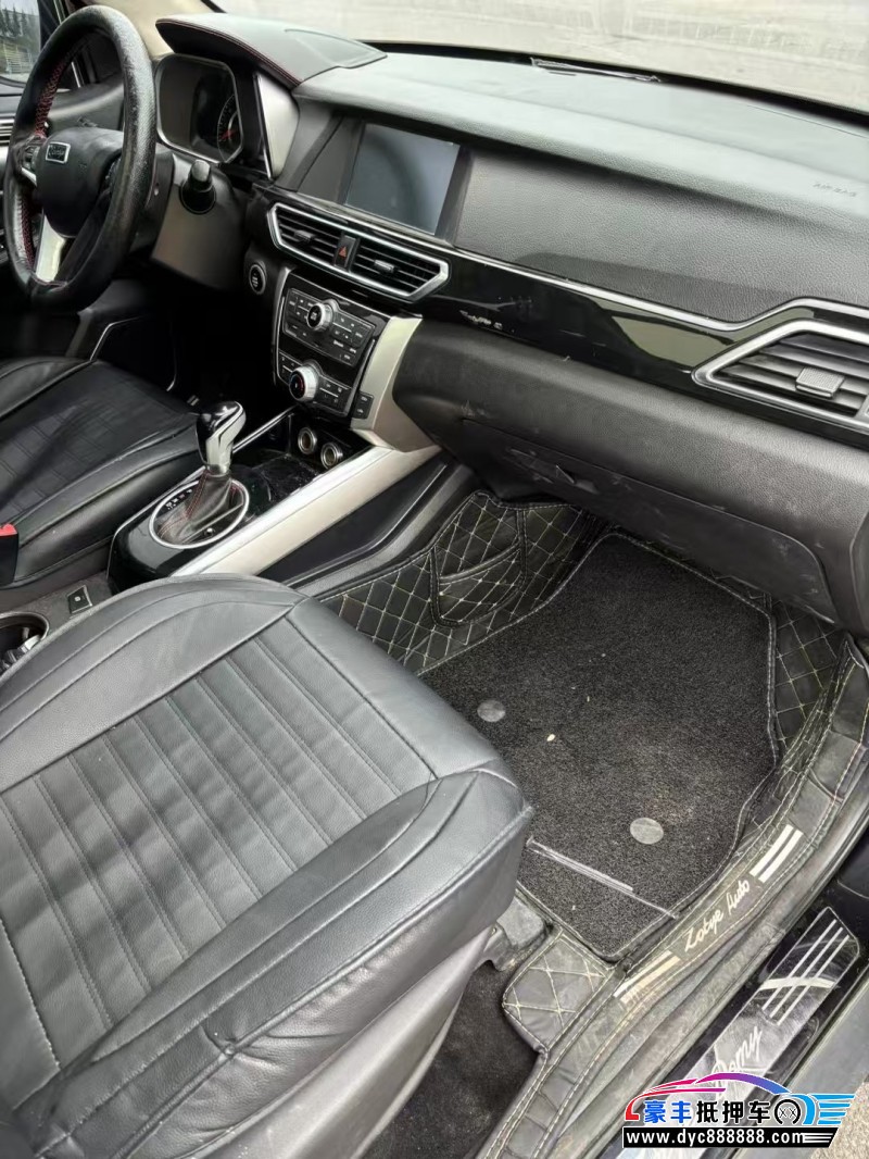 16年众泰大迈X5轿车抵押车出售