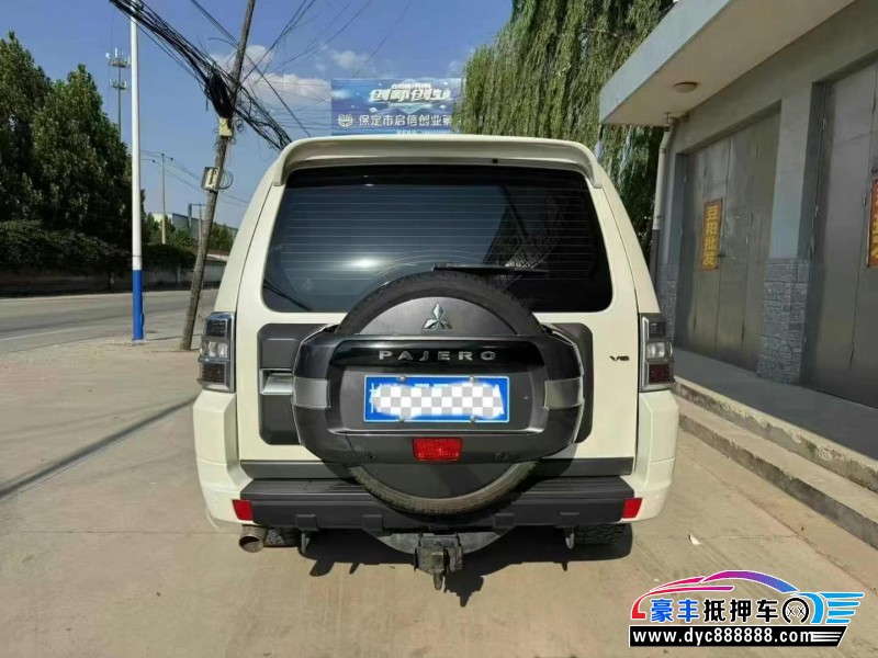 19年三菱帕杰罗轿车抵押车出售