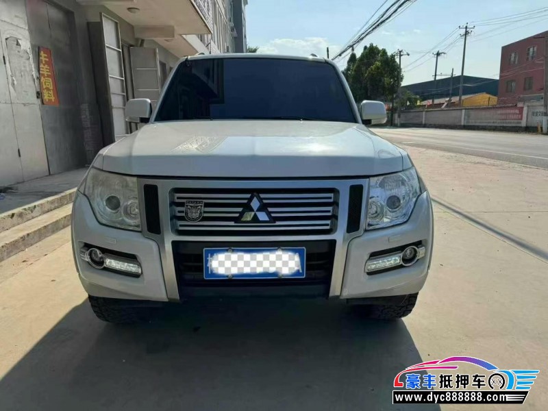 19年三菱帕杰罗轿车抵押车出售