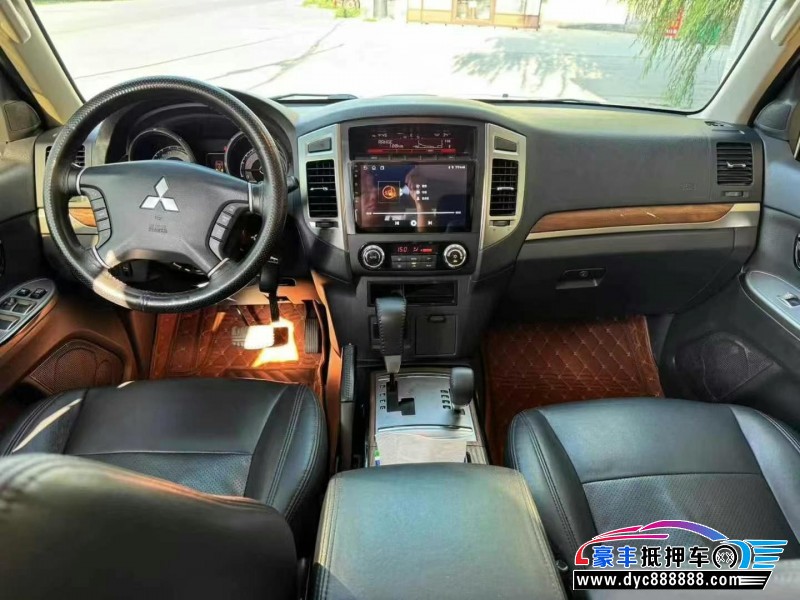 19年三菱帕杰罗轿车抵押车出售