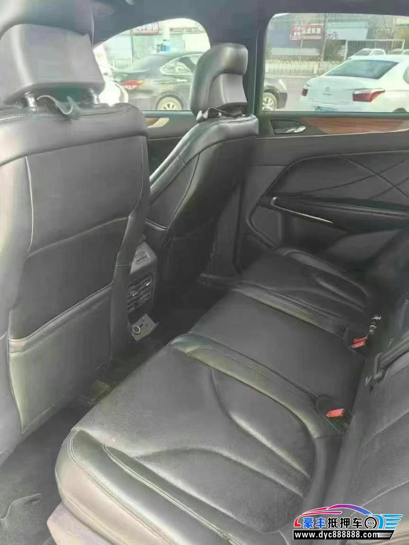 16年林肯MKC轿车抵押车出售