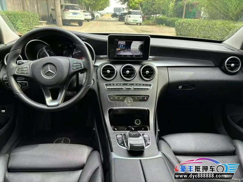 18年奔驰C轿车抵押车出售