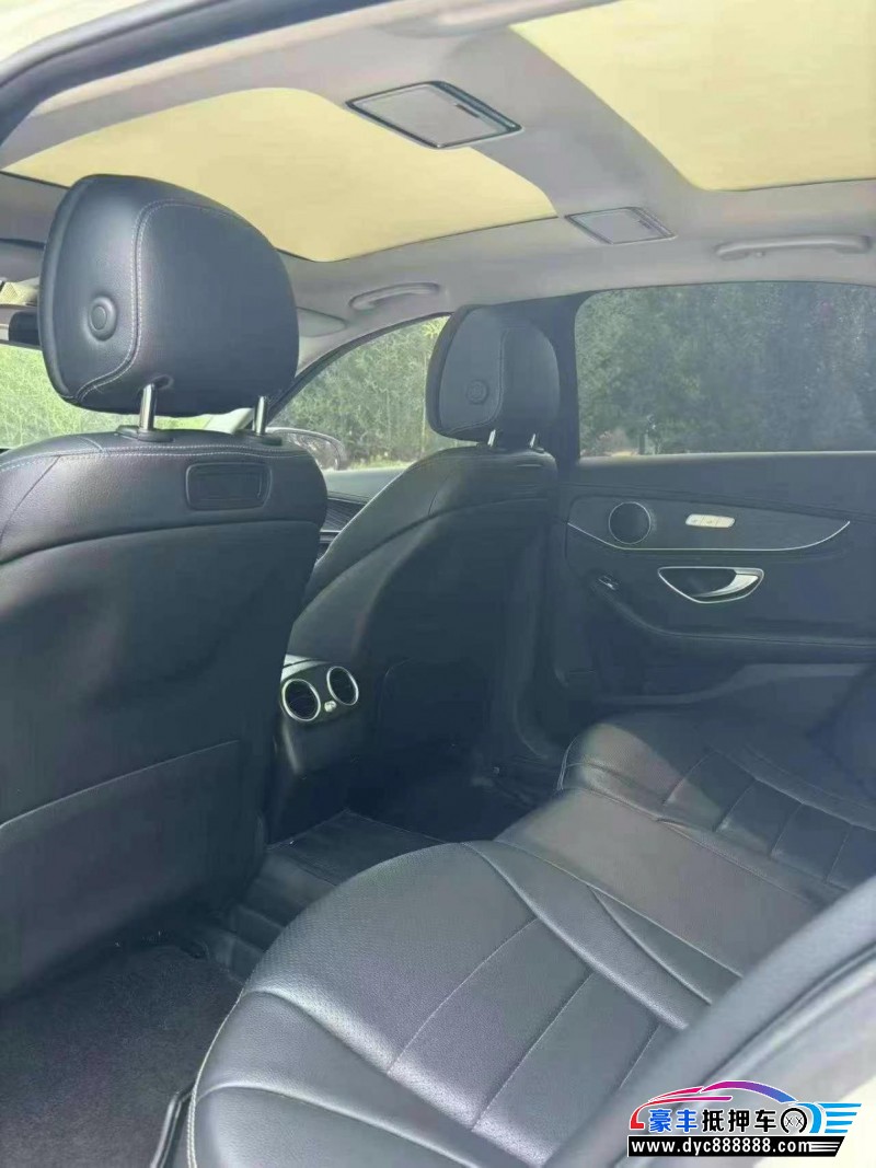 18年奔驰C轿车抵押车出售