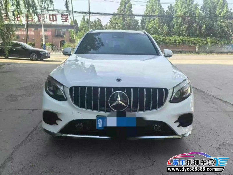 抵押车出售17年奔驰GLC轿车