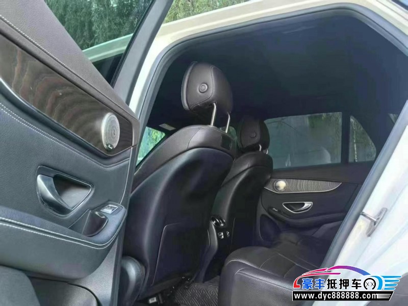 17年奔驰GLC轿车抵押车出售