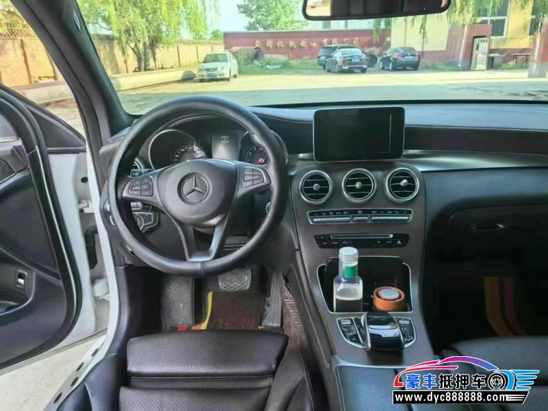 17年奔驰GLC轿车抵押车出售