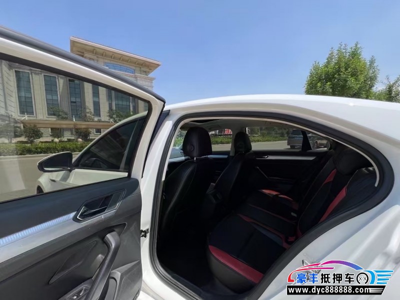 20年大众凌渡轿车抵押车出售