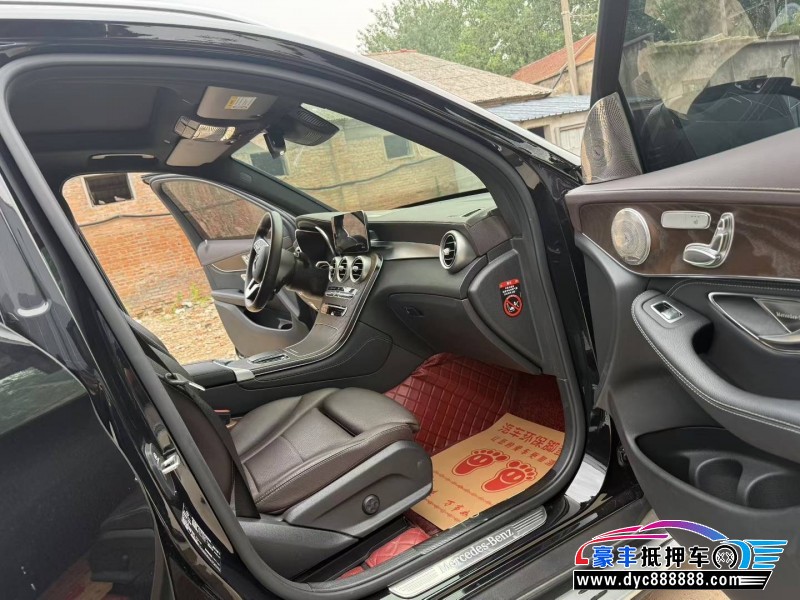 20年奔驰GLC轿车抵押车出售