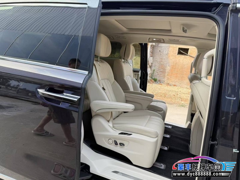 24年岚图梦想家轿车抵押车出售