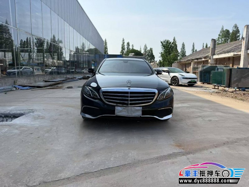 抵押车出售19年奔驰E轿车