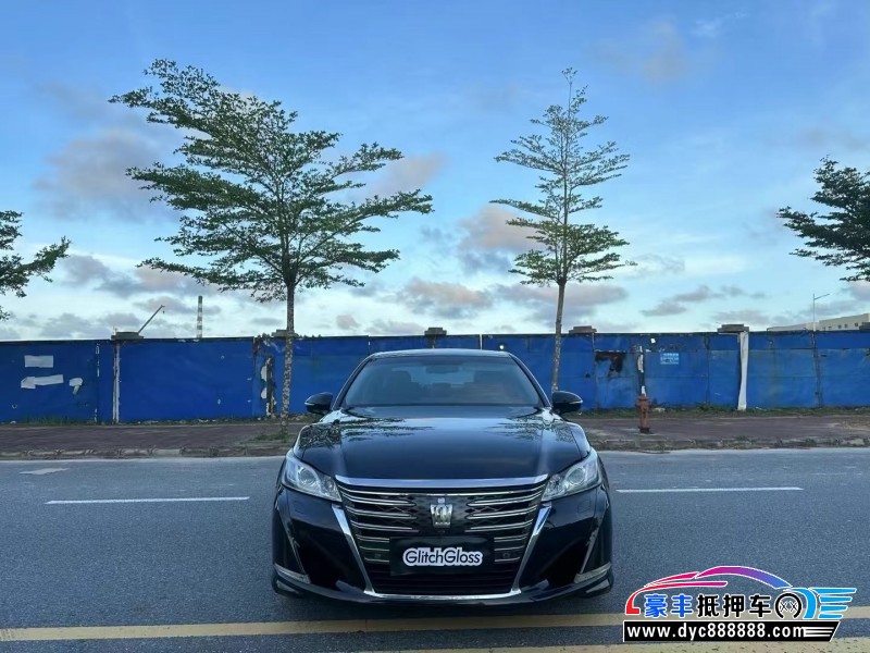 18年丰田皇冠轿车抵押车出售