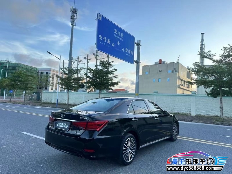 18年丰田皇冠轿车抵押车出售