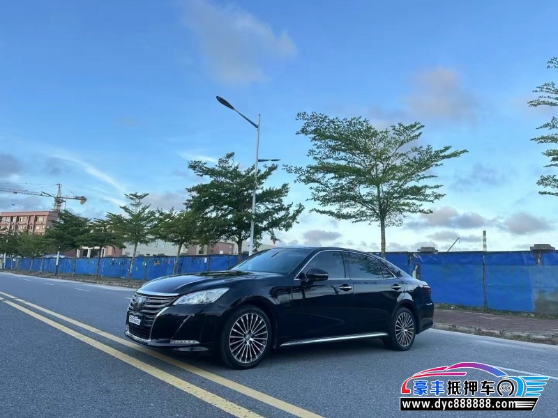 18年丰田皇冠轿车抵押车出售