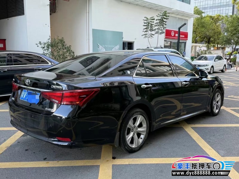 16年丰田皇冠轿车抵押车出售