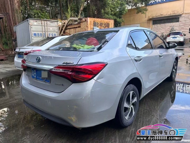 18年丰田雷凌轿车抵押车出售