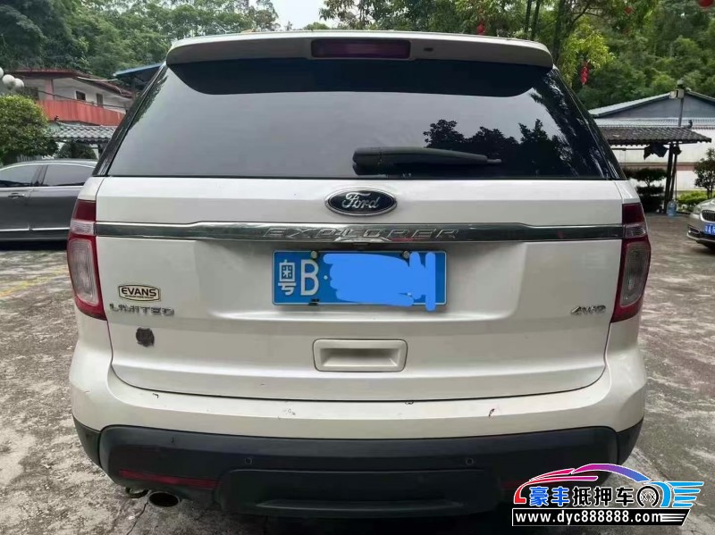 14年福特探险者轿车抵押车出售