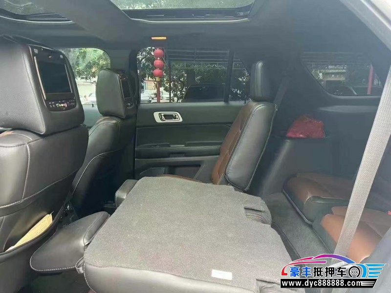 14年福特探险者轿车抵押车出售