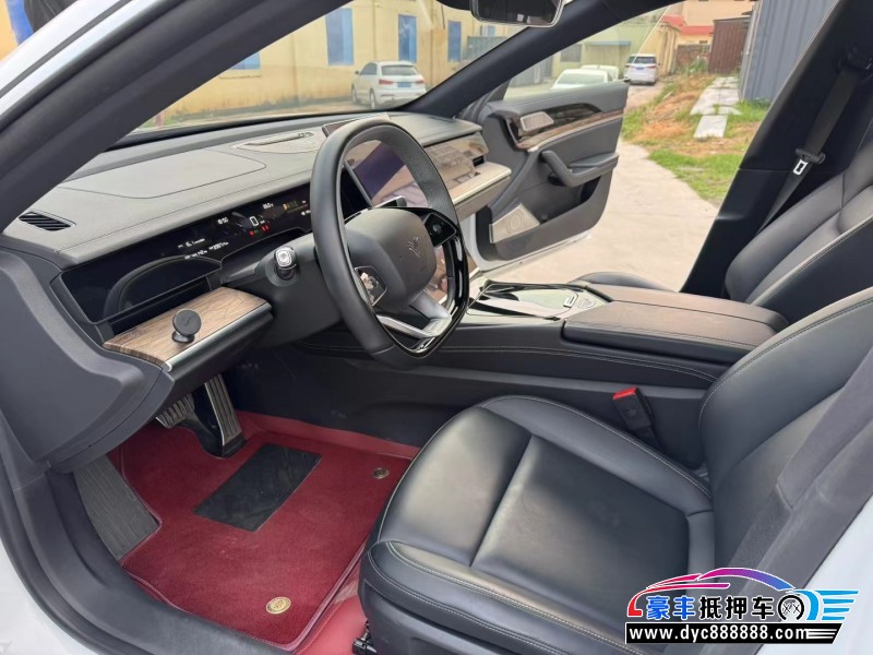 24年哪吒S轿车抵押车出售