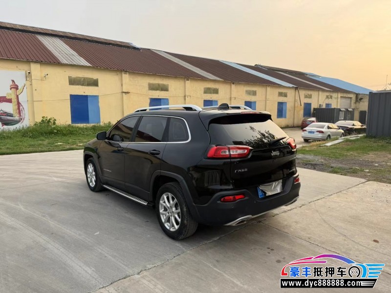 17年Jeep自由光SUV抵押车出售