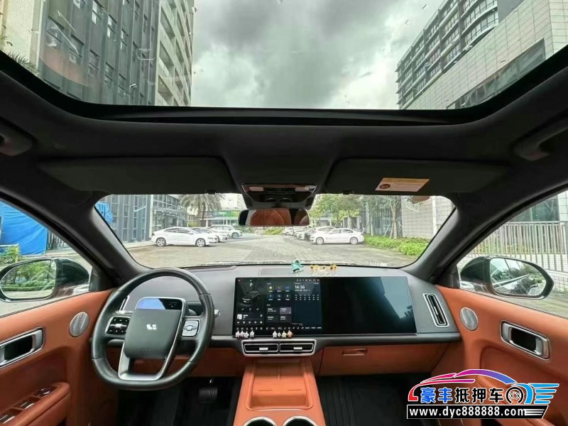 23年理想L8轿车抵押车出售