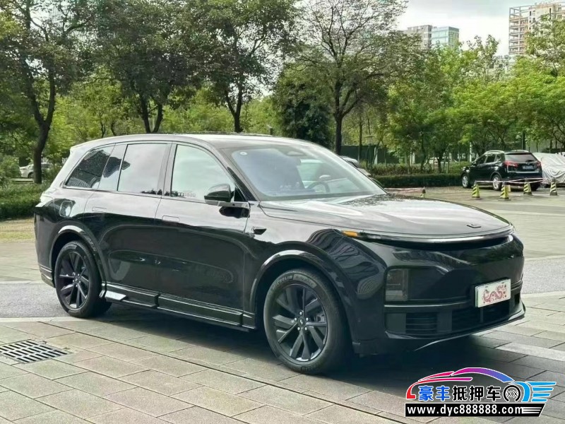 23年理想L8轿车抵押车出售