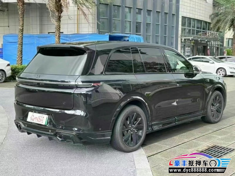 23年理想L8轿车抵押车出售