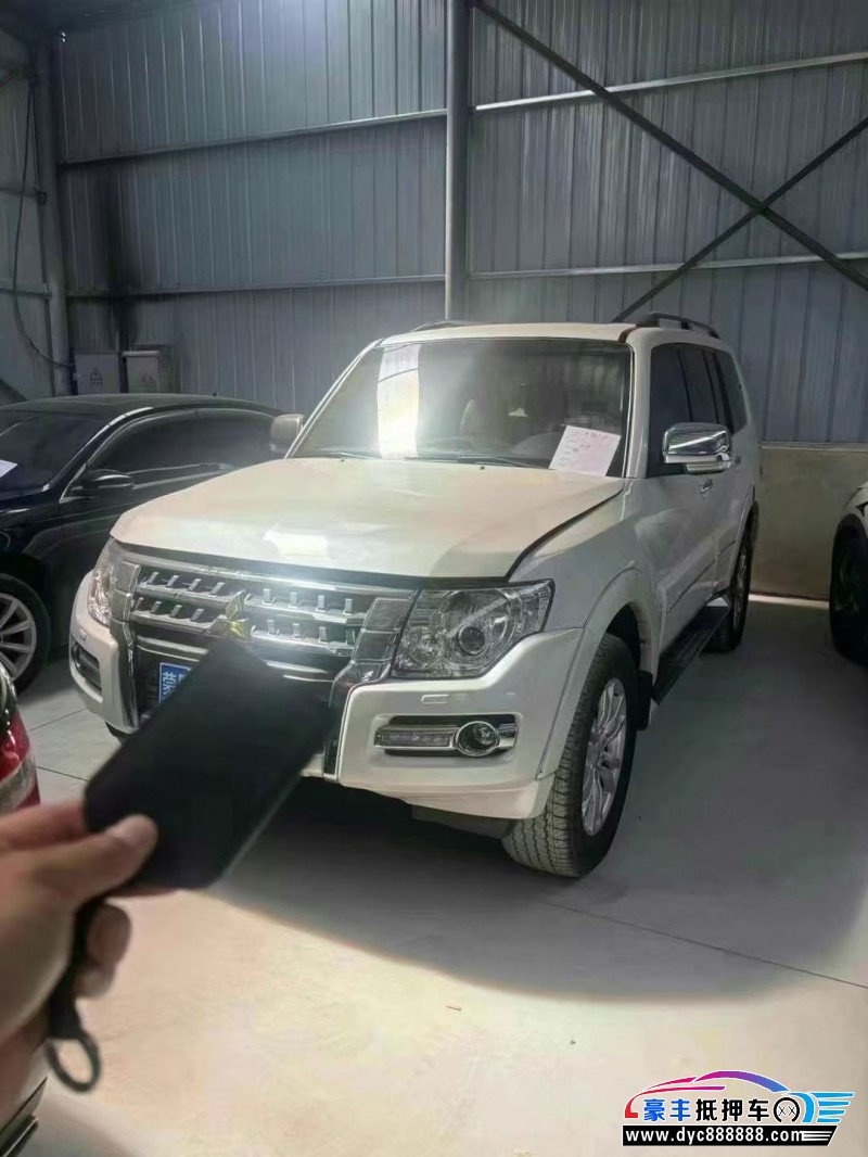 20年三菱帕杰罗(进口)轿车抵押车出售