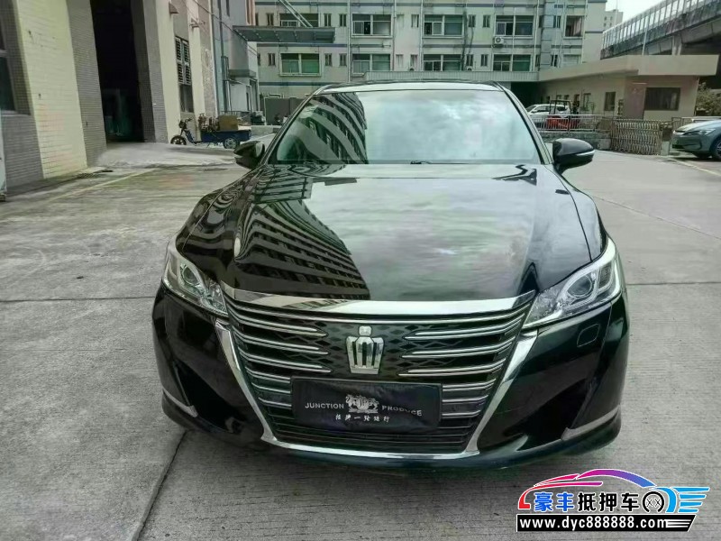 18年丰田皇冠轿车抵押车出售