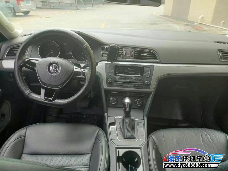 17年大众凌渡轿车抵押车出售