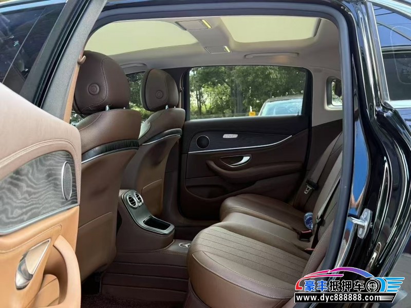 23年奔驰E轿车抵押车出售