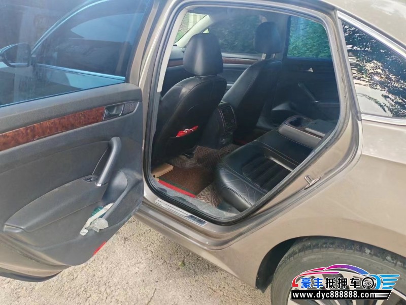 12年大众帕萨特轿车抵押车出售