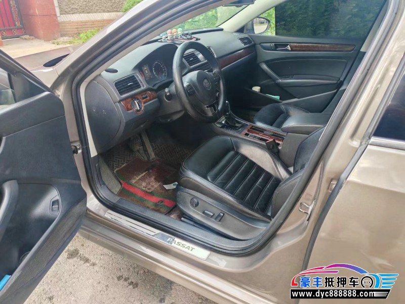 12年大众帕萨特轿车抵押车出售