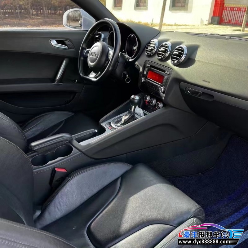 13年奥迪TT轿车抵押车出售