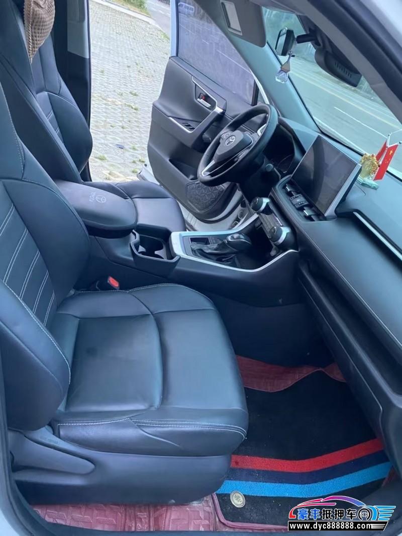 22年丰田威兰达轿车抵押车出售