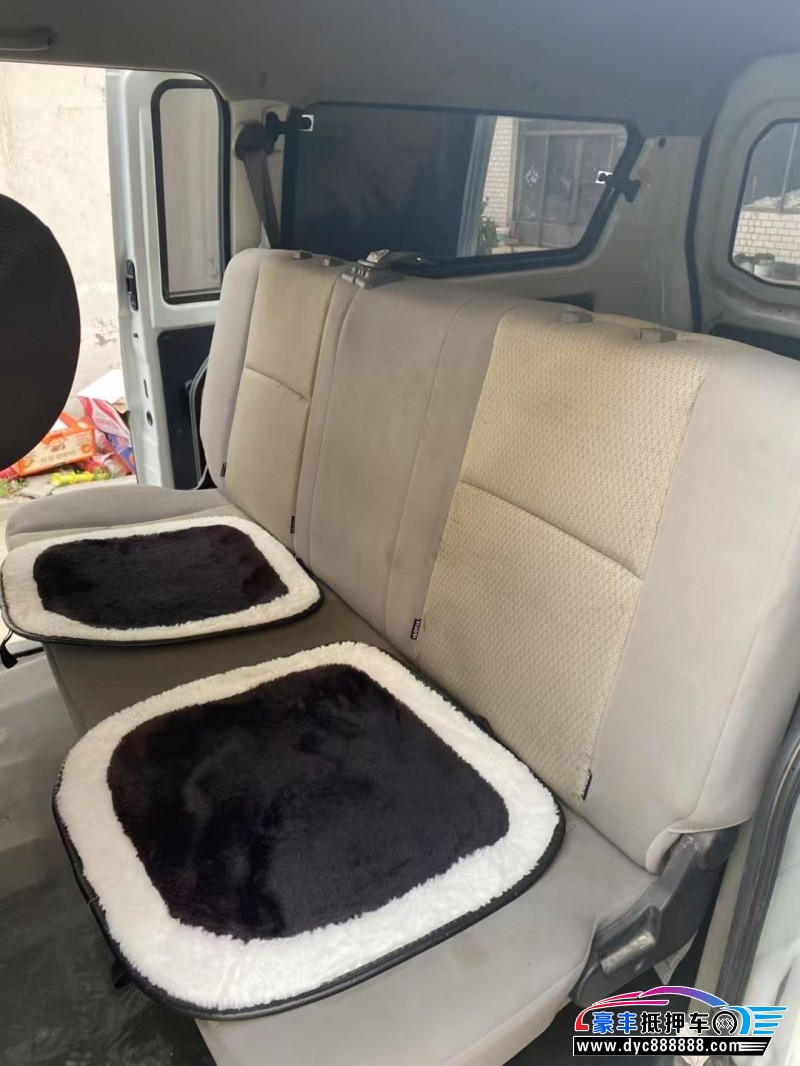 23年金杯小海狮X30轿车抵押车出售