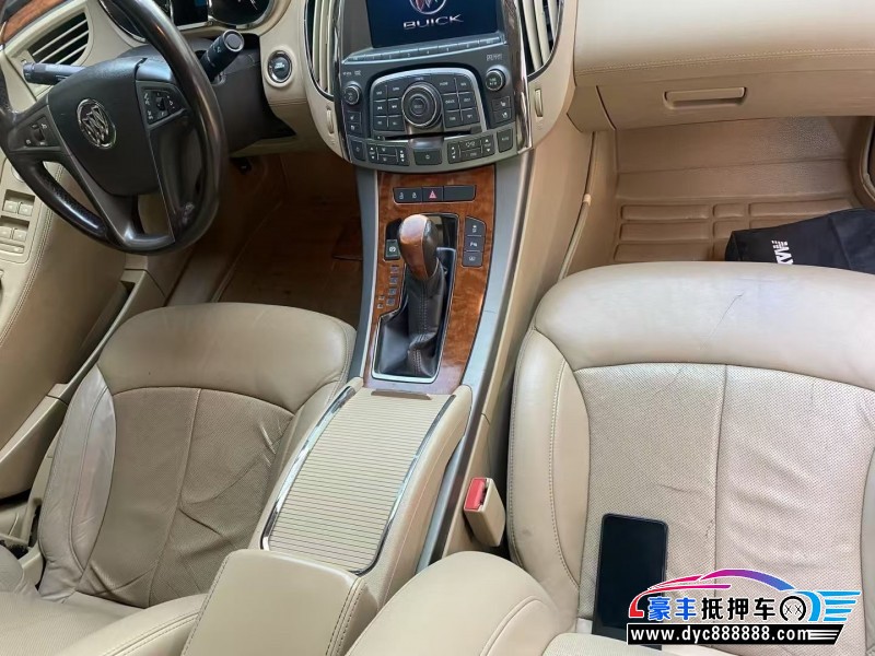 10年别克君越轿车抵押车出售