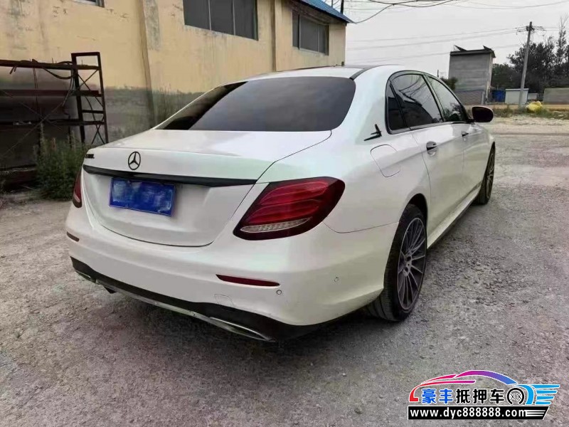 17年奔驰E轿车抵押车出售