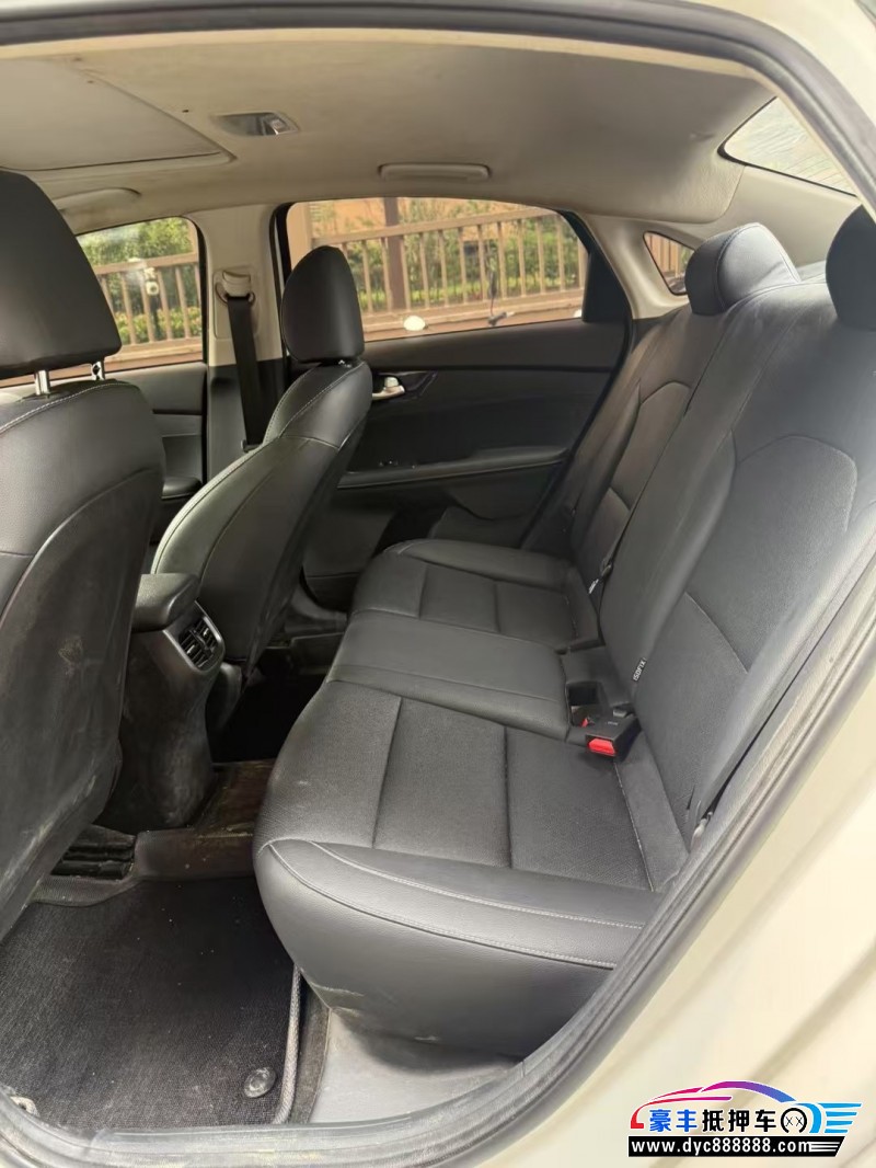 21年起亚K3轿车抵押车出售