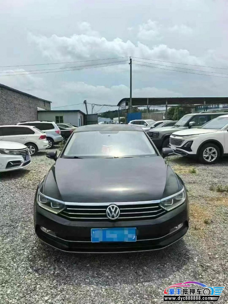 抵押车出售19年大众迈腾轿车
