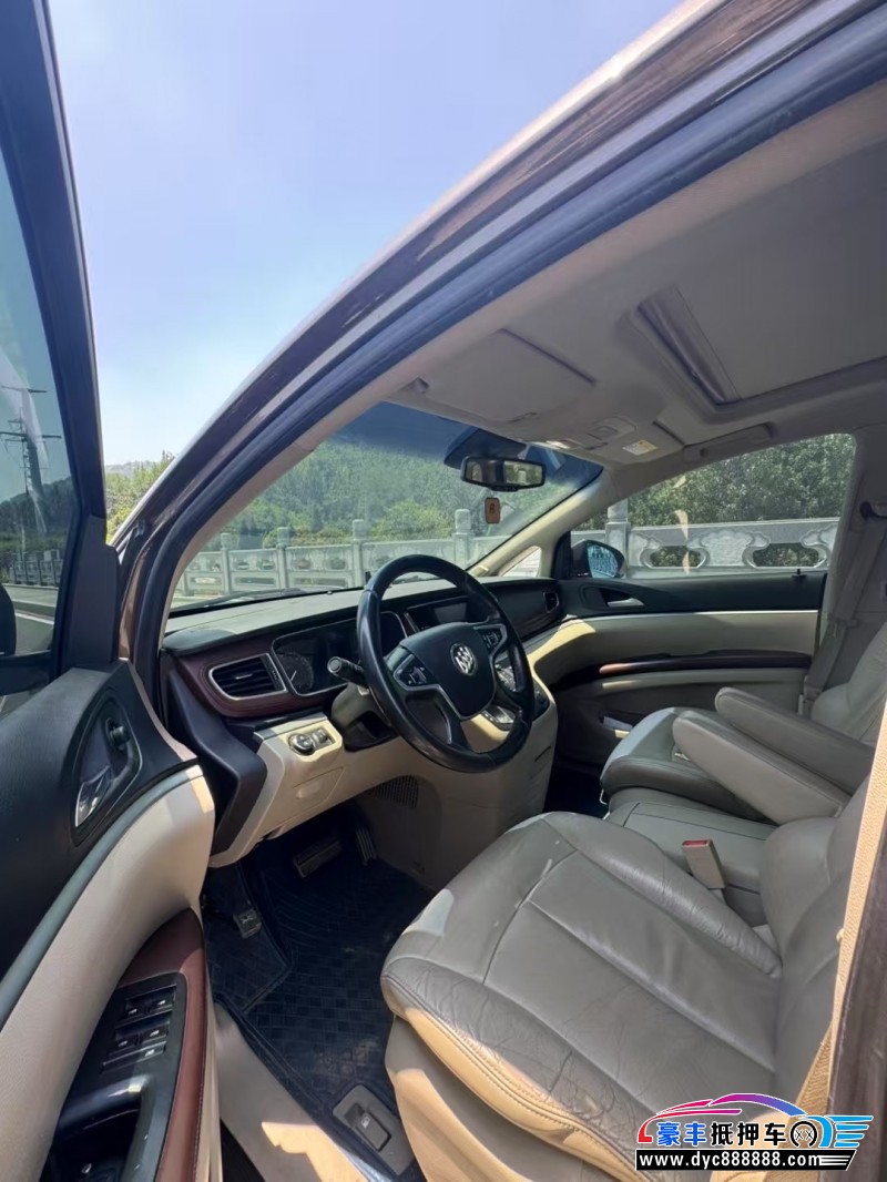 16年别克GL8轿车抵押车出售