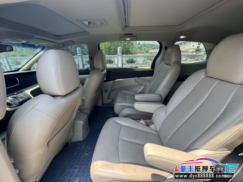 16年别克GL8轿车抵押车出售