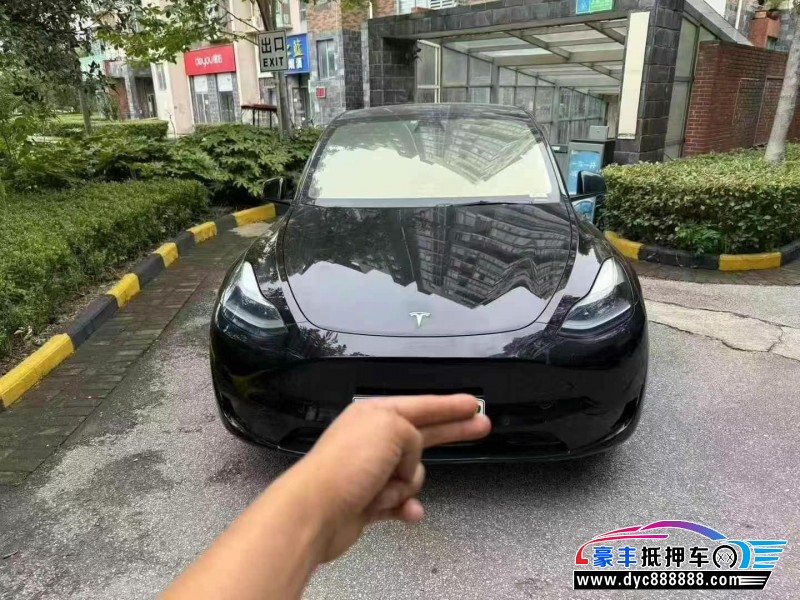 抵押车出售22年特斯拉Model Y轿车