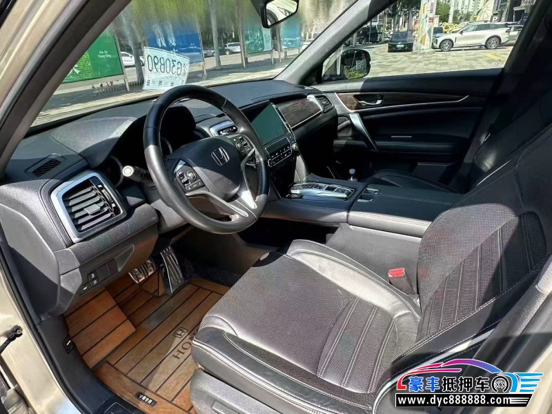 17年本田UR-V轿车抵押车出售