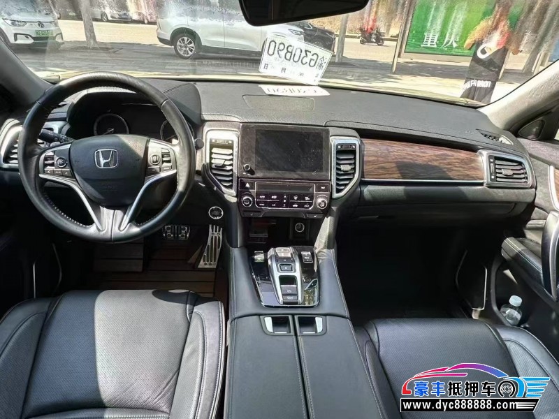 17年本田UR-V轿车抵押车出售